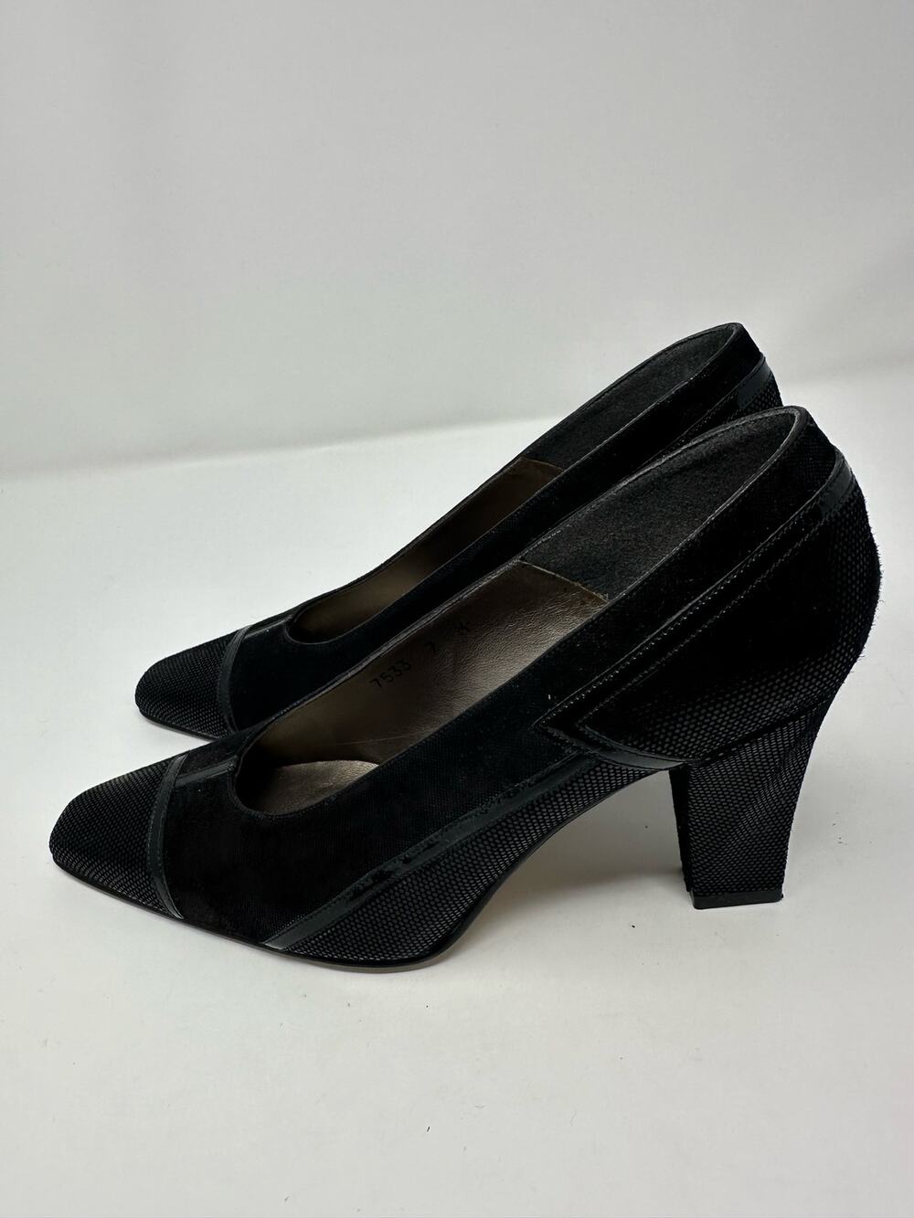 Vintage 90s Margaret J Jerrold Made in Spain Leather Black Closed Toe Pumps sz 7